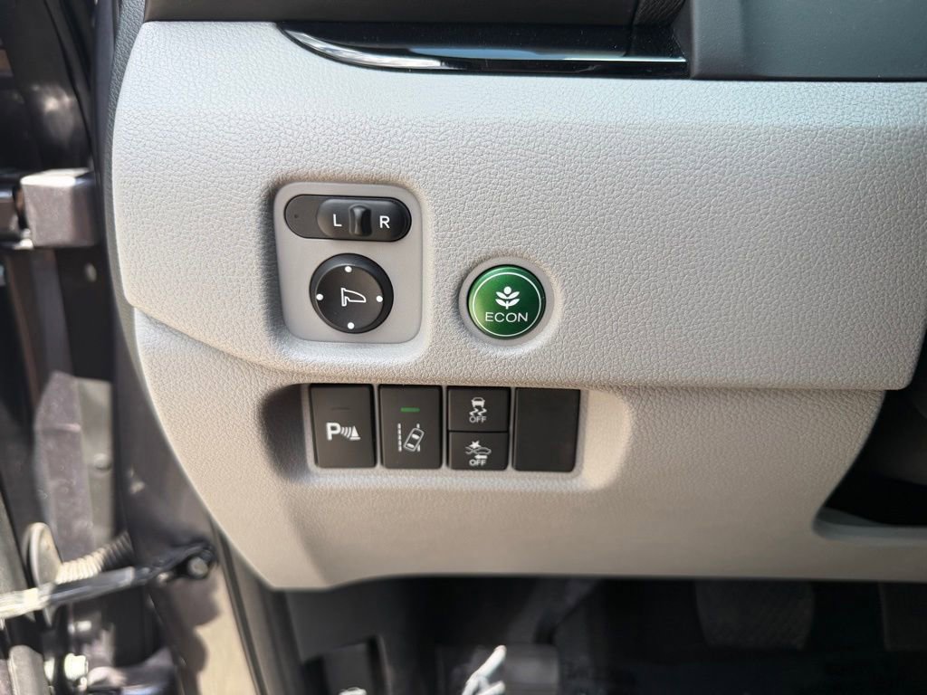 Used 2017 Honda Pilot Touring image 22