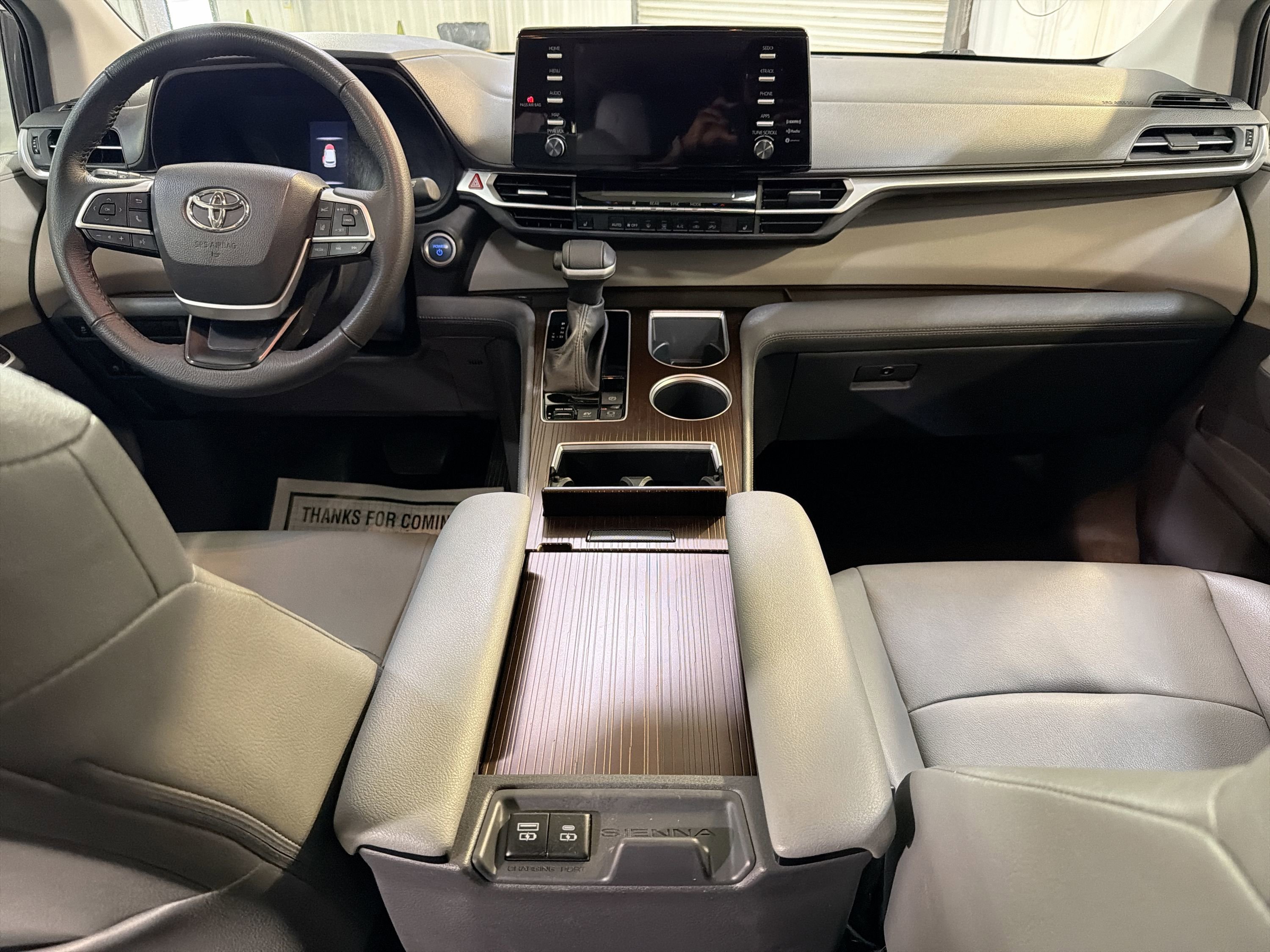 Used 2023 Toyota Sienna XLE image 22