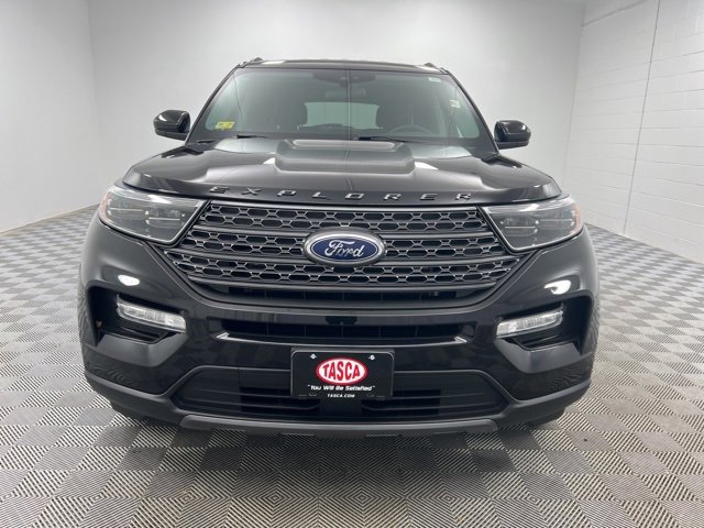 Used 2023 Ford Explorer XLT w/ Equipment Group 202A image 3