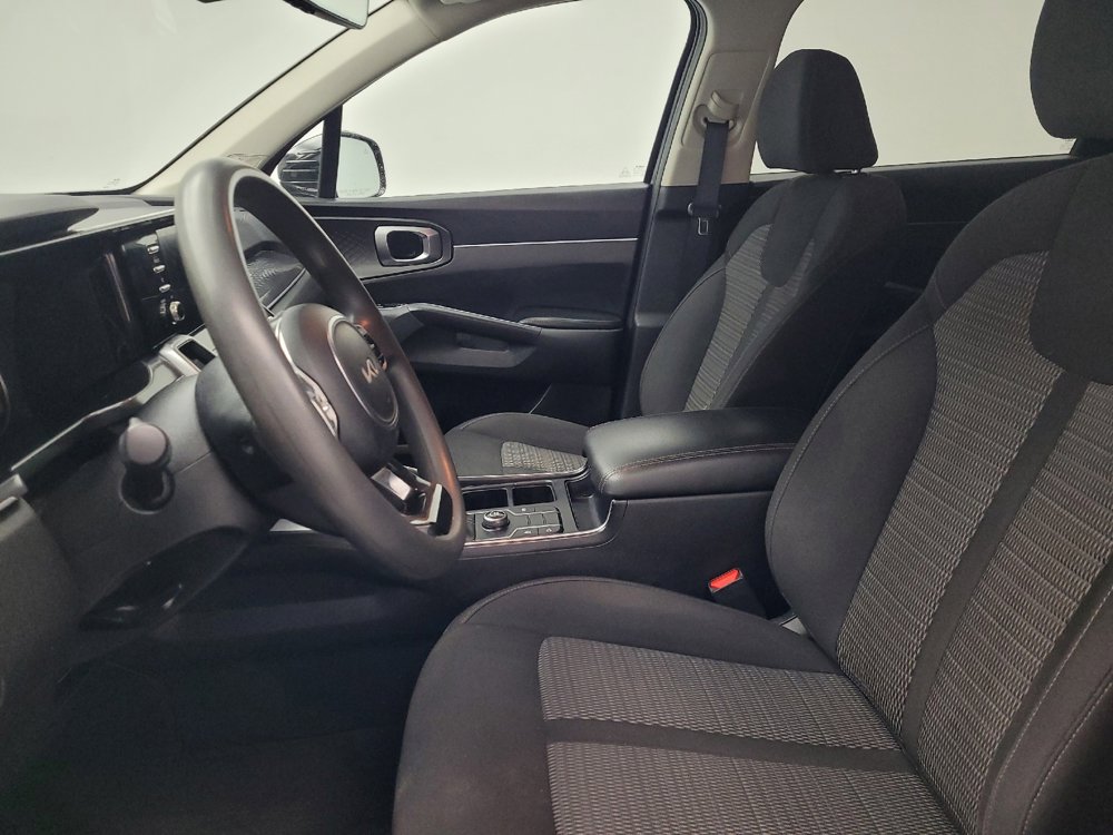 Used 2023 Kia Sorento LX image 17
