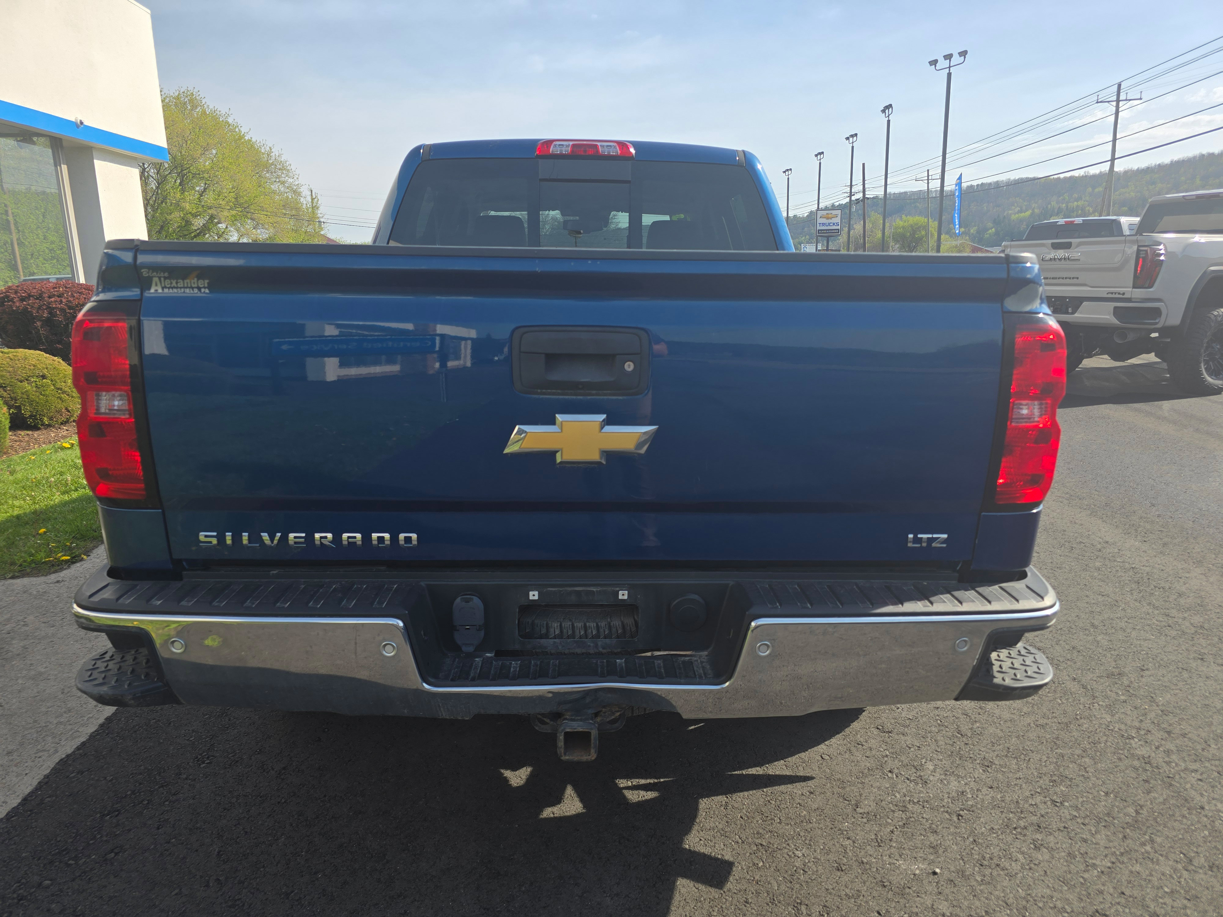 Used 2015 Chevrolet Silverado 1500 LTZ Z71 w/ LTZ Plus Package AWD/4WD image 4