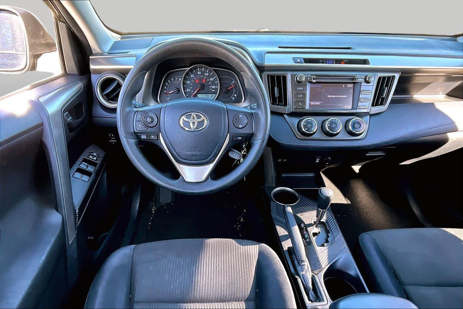 Used 2015 Toyota RAV4 LE AWD/4WD image 6