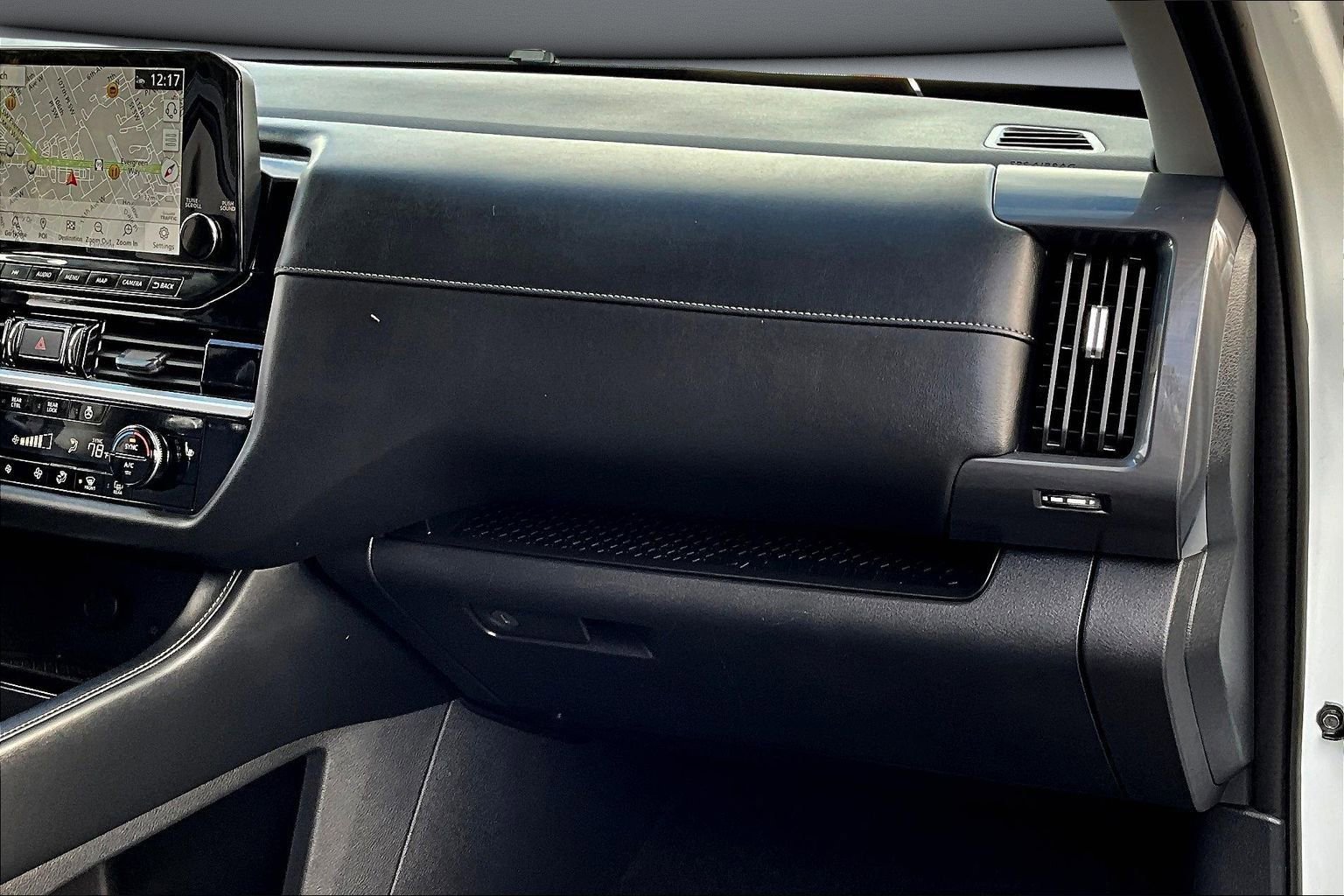 Used 2023 Nissan Pathfinder SL image 26