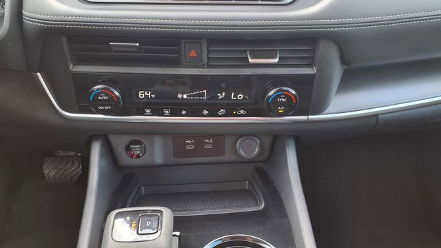 Used 2025 Nissan Rogue SV AWD/4WD image 23