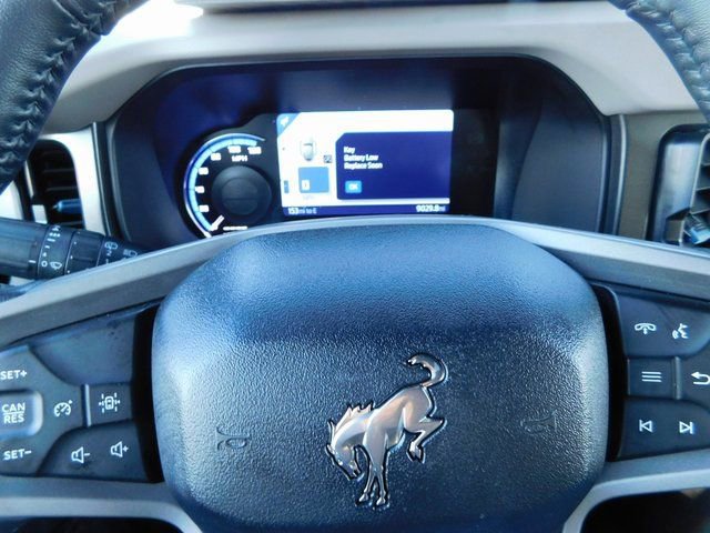 Used 2023 Ford Bronco Wildtrak image 32