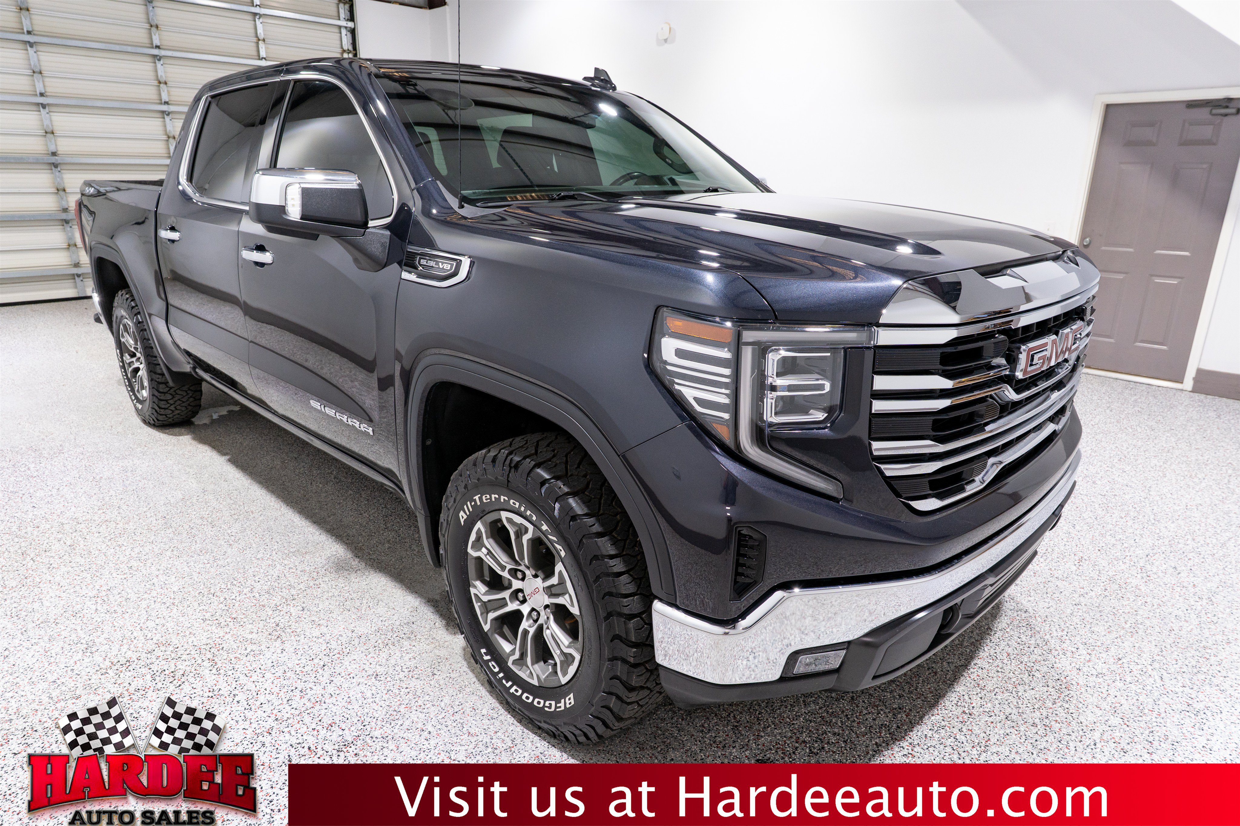 Used 2025 GMC Sierra 1500 SLT AWD/4WD image 6