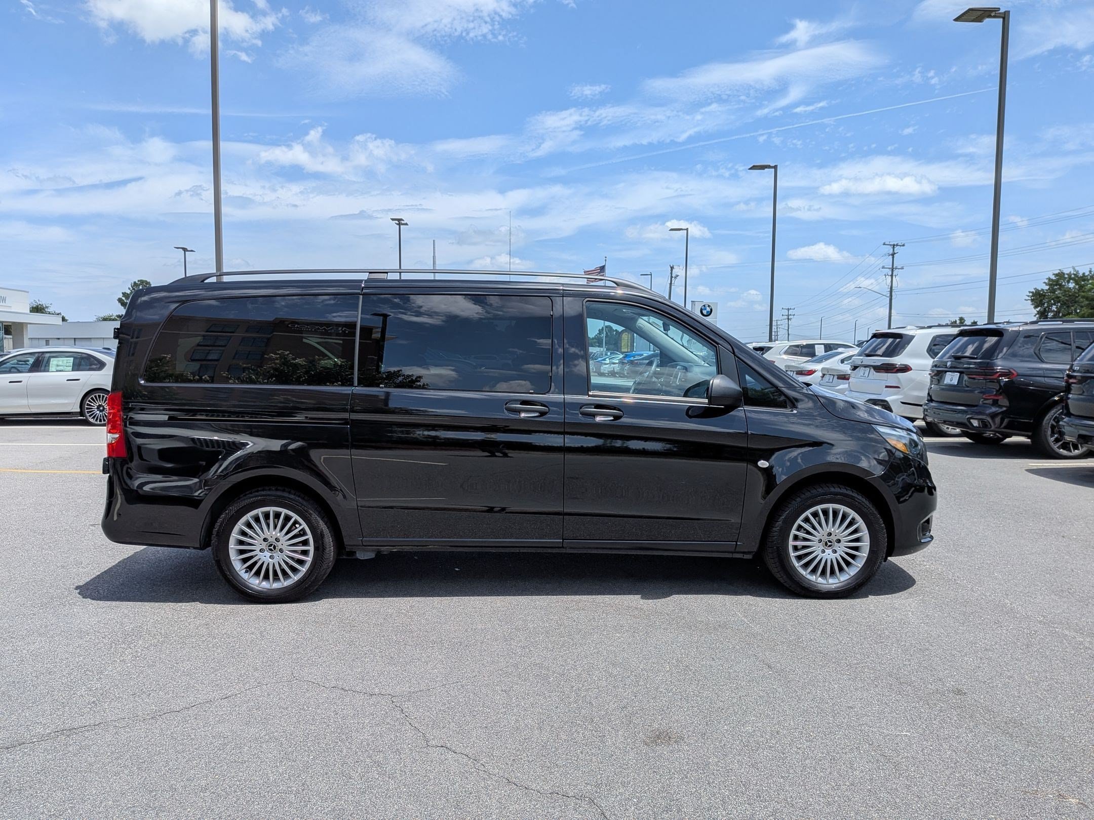 Used 2023 Mercedes-Benz Metris Passenger image 2