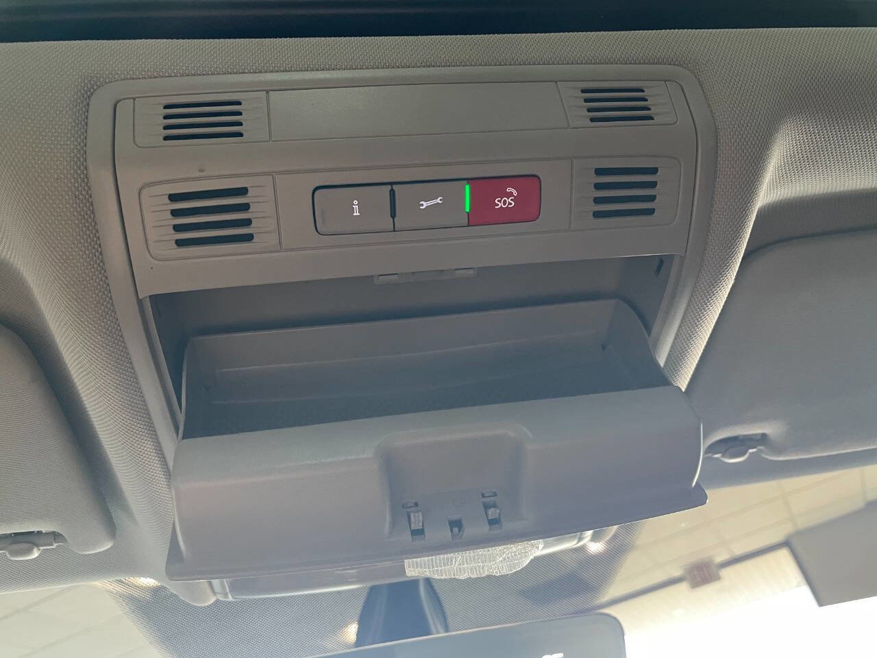 Used 2021 Volkswagen Jetta SE w/ SE Cold Weather Package image 39