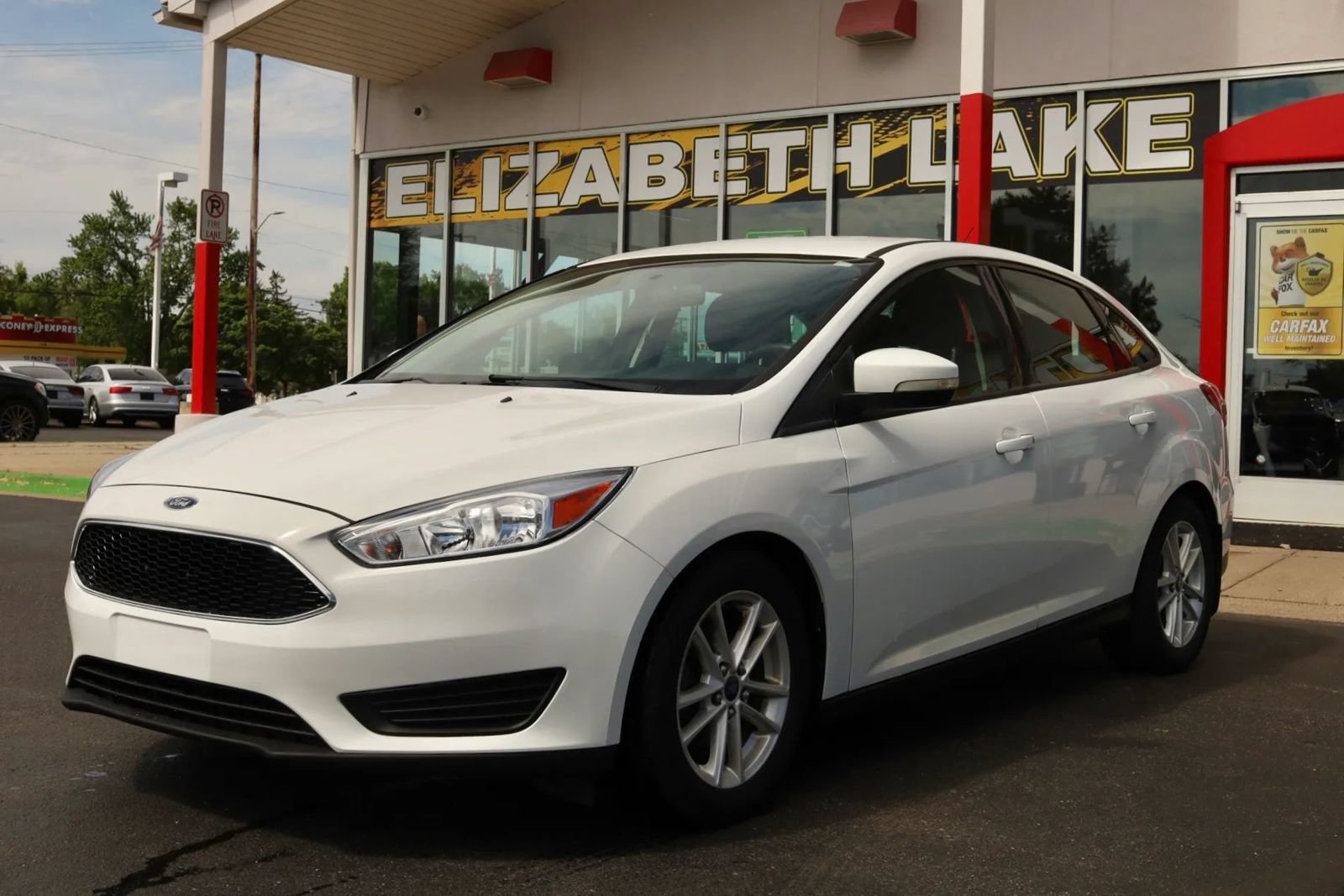 Used 2015 Ford Focus SE FWD image 1