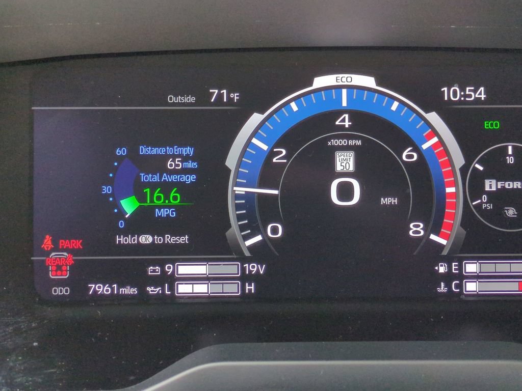 Used 2025 Toyota Sequoia Capstone AWD/4WD image 31