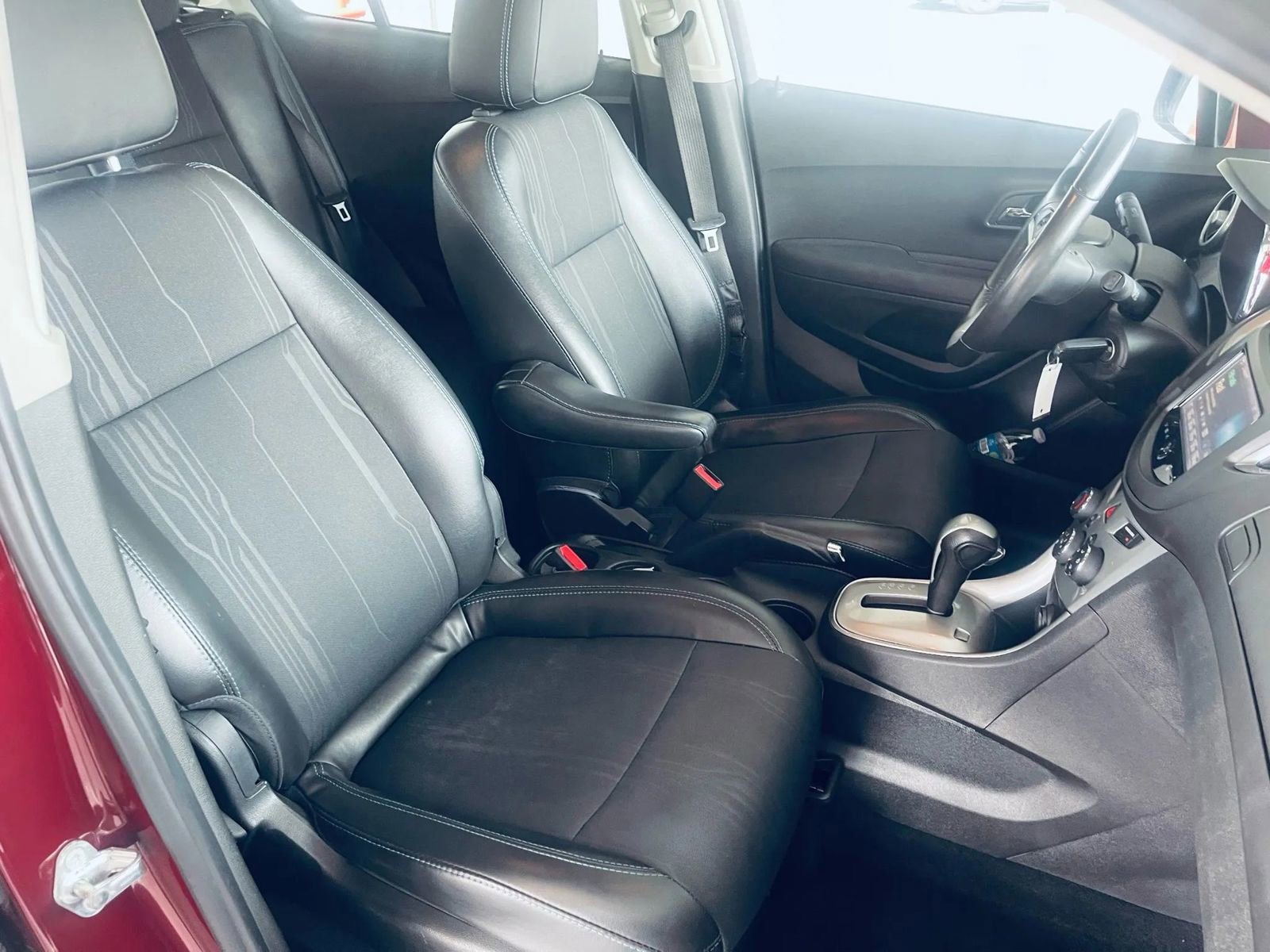 Used 2016 Chevrolet Trax LT w/ LT Convenience Package image 17