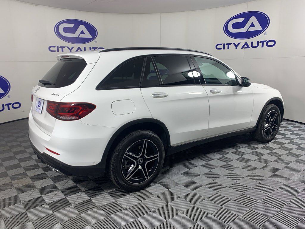 Used 2022 Mercedes-Benz GLC 300 4MATIC image 3
