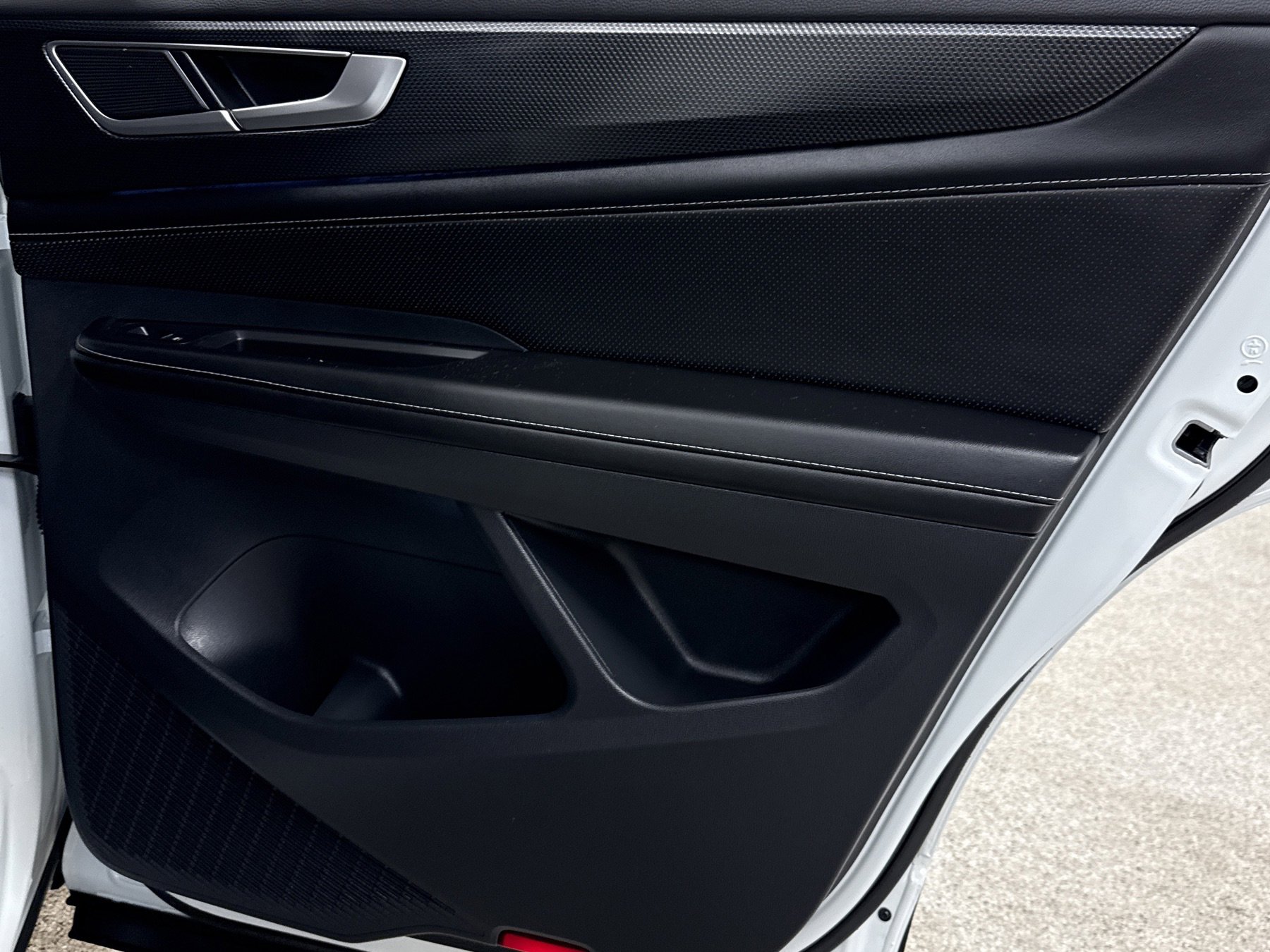 Used 2024 Volkswagen Atlas Cross Sport SEL image 18