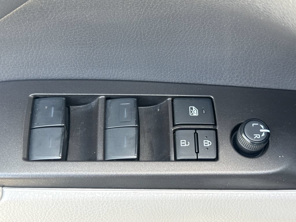 Used 2024 Toyota Camry SE FWD image 14