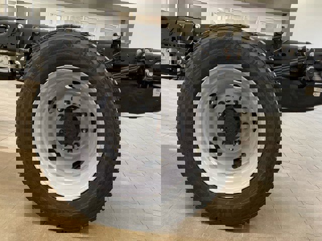 New 2024 Ford F550 4x4 Regular Cab Super Duty image 29