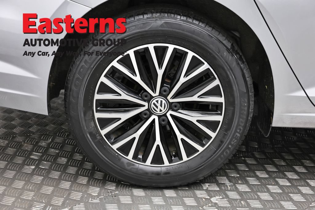 Used 2020 Volkswagen Jetta SE w/ SE Cold Weather Package FWD image 30