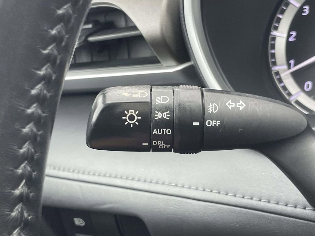 Certified 2022 Toyota Highlander XLE image 21