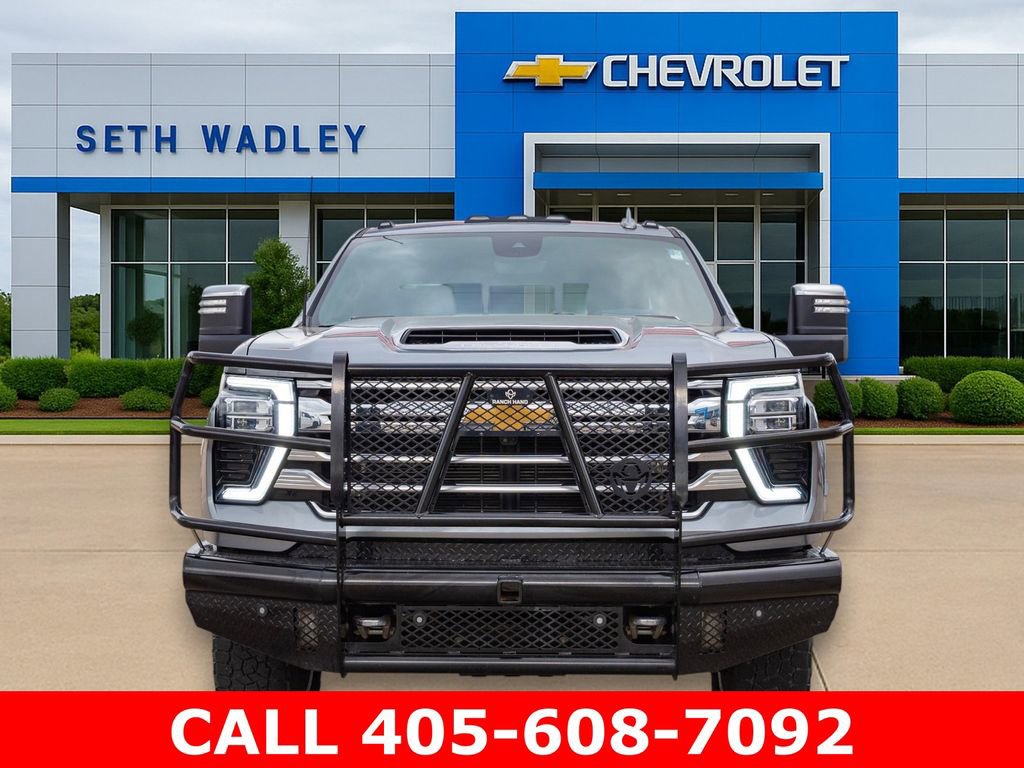 Used 2024 Chevrolet Silverado 2500 High Country w/ High Country Premium Package AWD/4WD image 2
