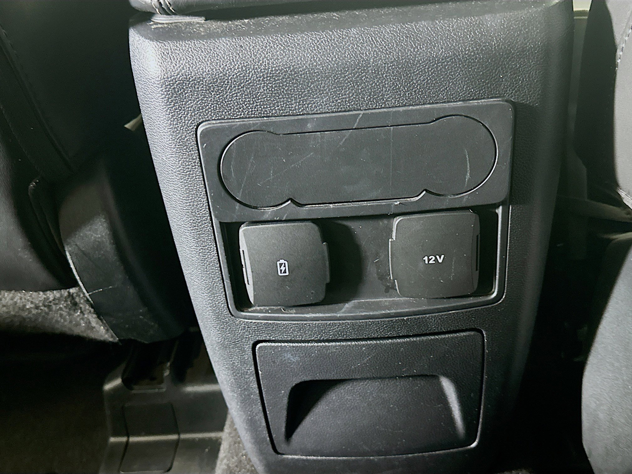 Used 2024 Ford Explorer XLT w/ Equipment Group 202A image 28