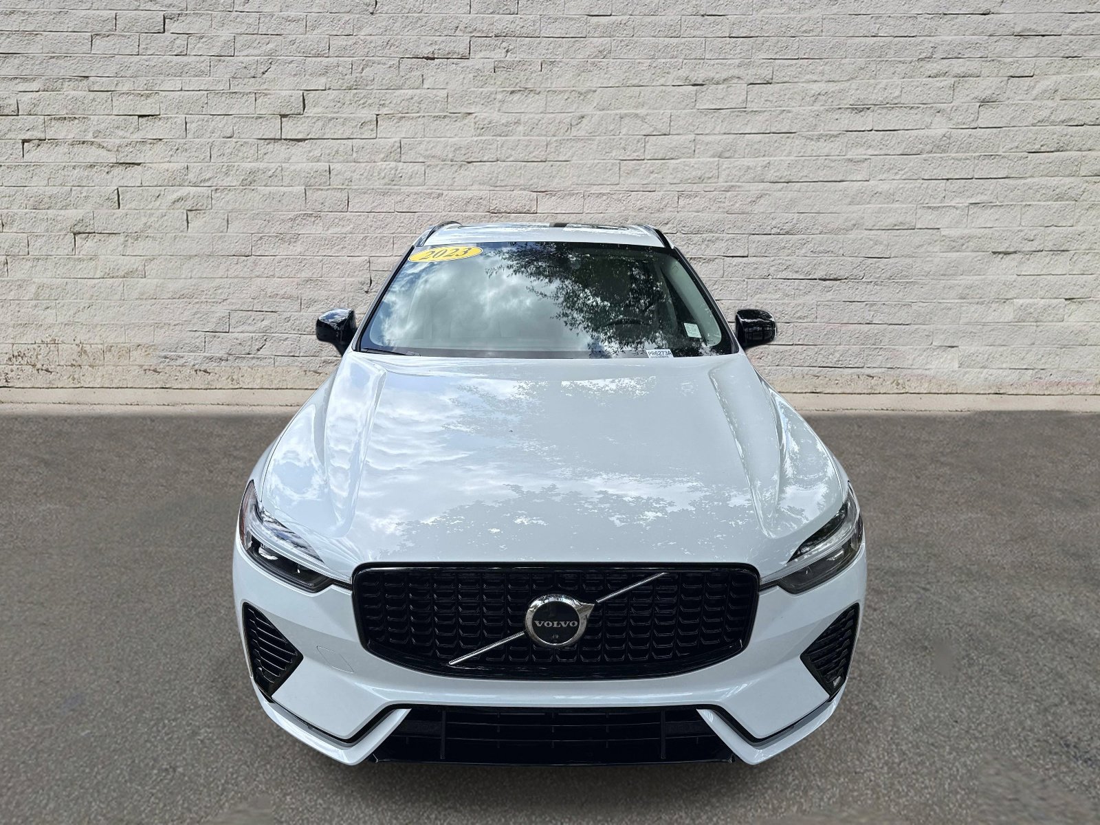 Used 2023 Volvo XC60 T8 Ultimate AWD/4WD image 2
