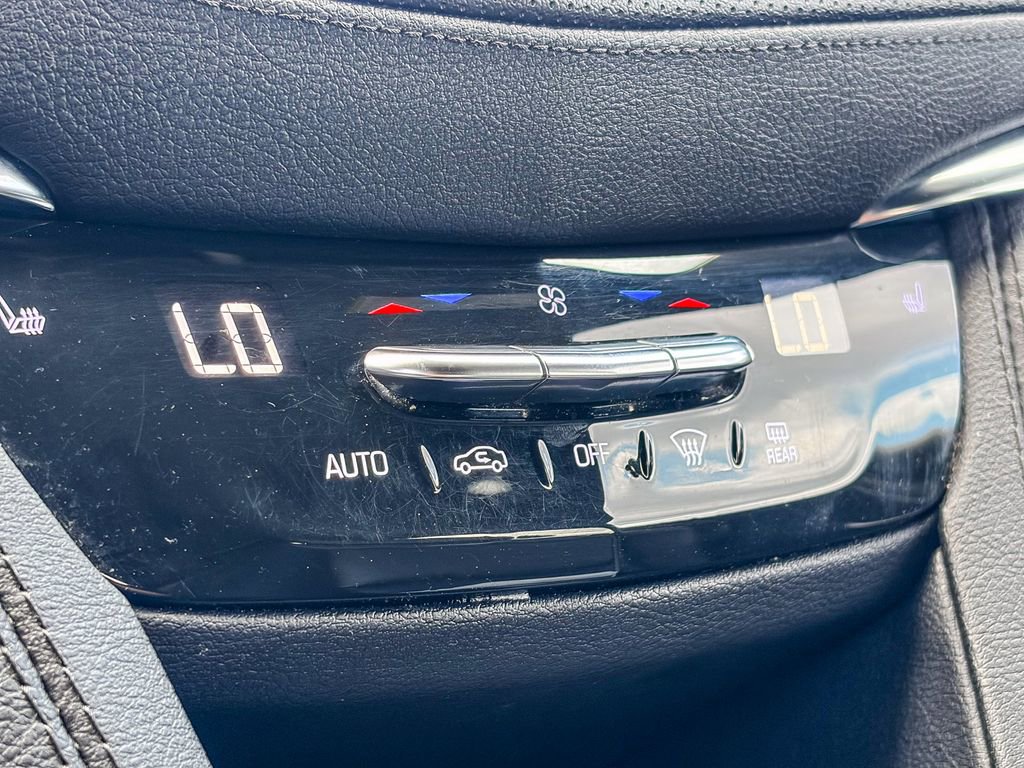 Used 2023 Cadillac XT6 Luxury FWD image 28
