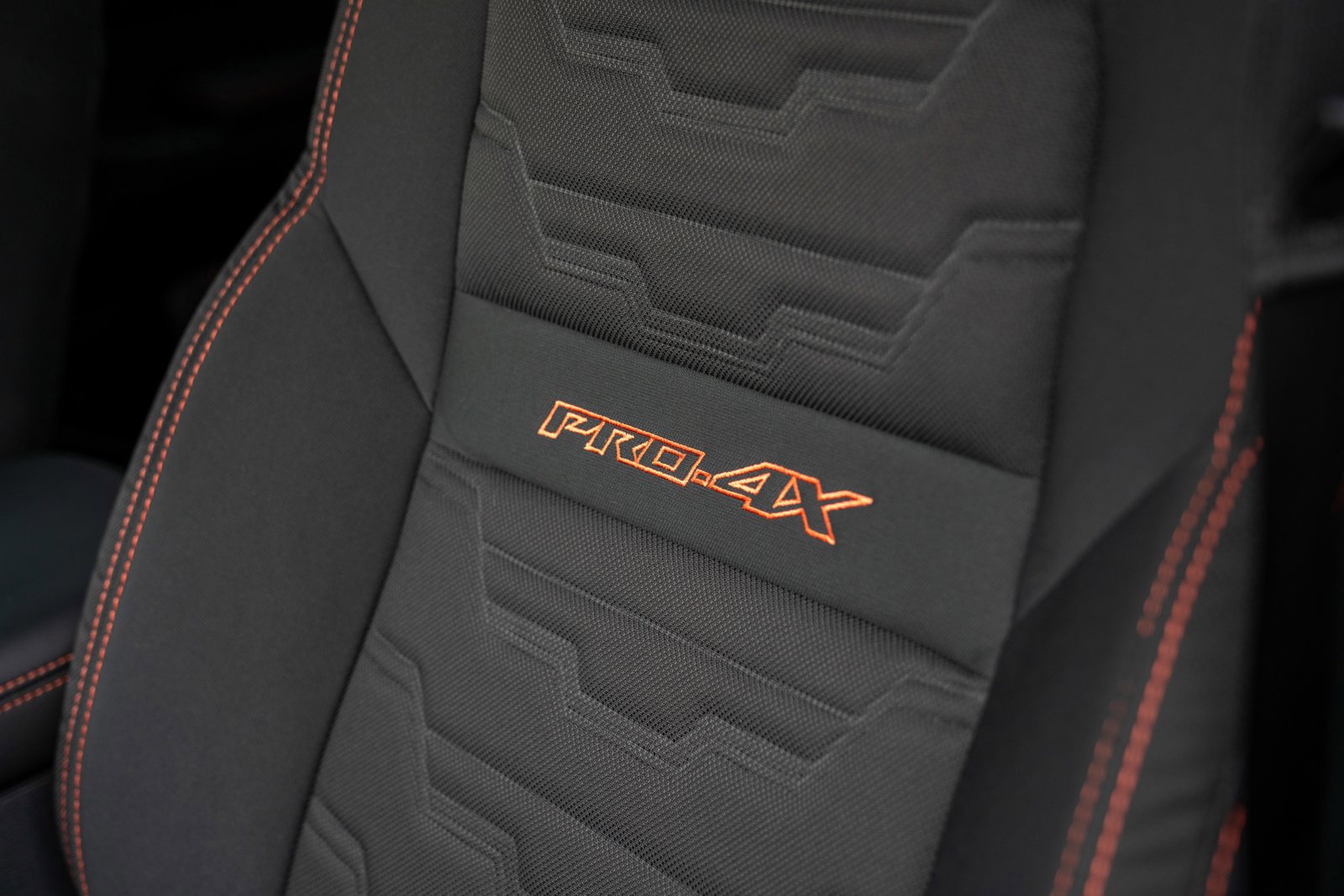 Used 2025 Nissan Frontier PRO-4X image 12