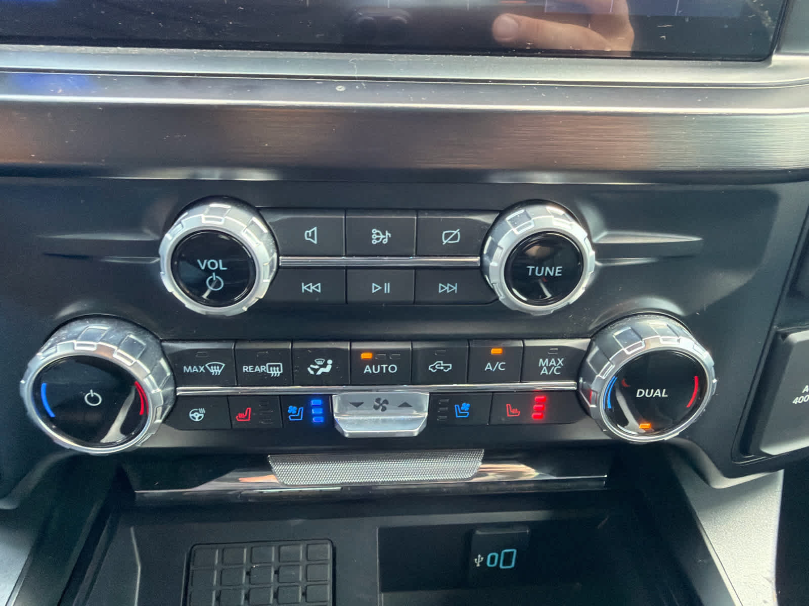 Used 2023 Ford F250 Lariat AWD/4WD image 20