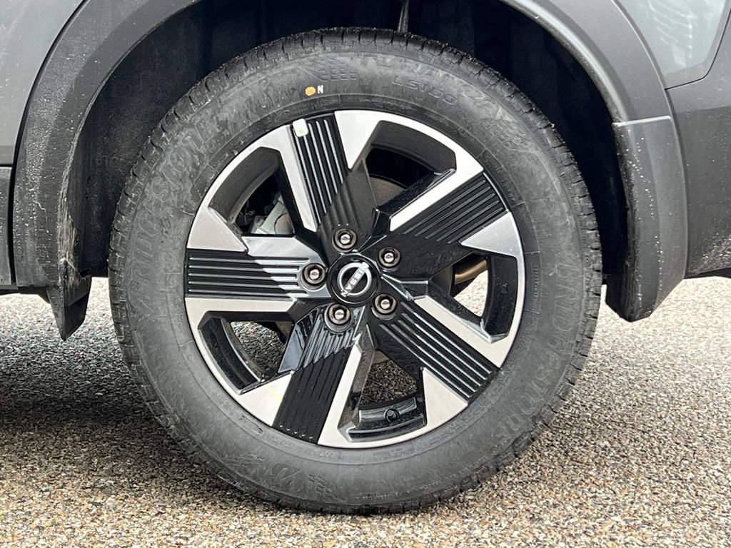 New 2026 Nissan Kicks SV w/ Cold Weather Package AWD/4WD image 5