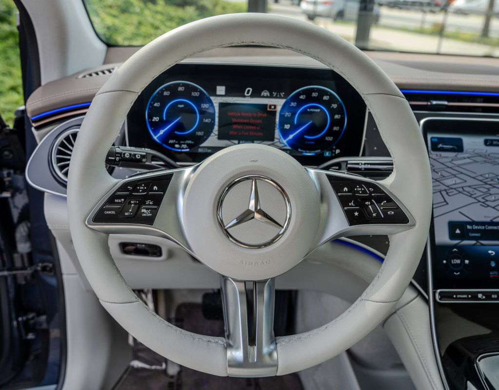 Used 2023 Mercedes-Benz EQE 350+ SUV w/ Exclusive Trim Package image 5
