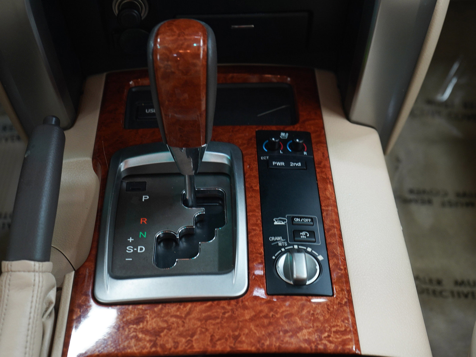 Used 2014 Toyota Land Cruiser AWD/4WD image 18