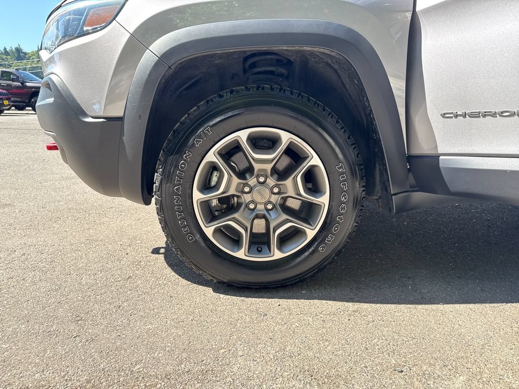 Used 2021 Jeep Cherokee Trailhawk AWD/4WD image 29
