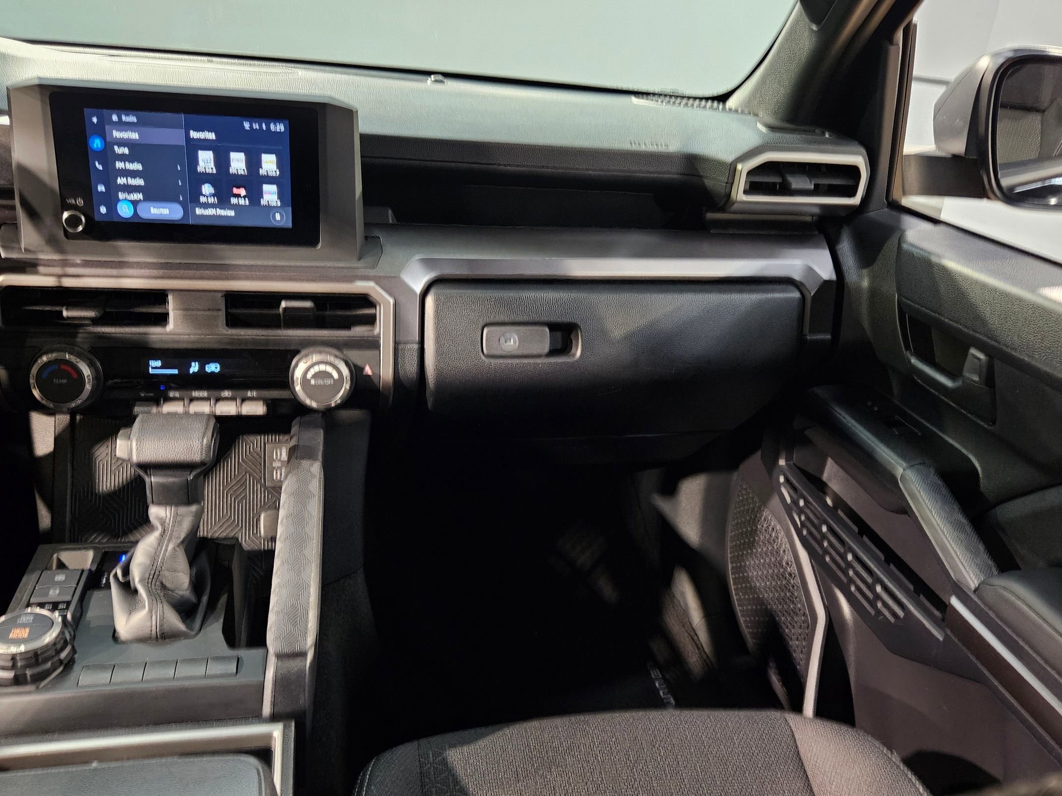 Certified 2025 Toyota 4Runner SR5 AWD/4WD image 11