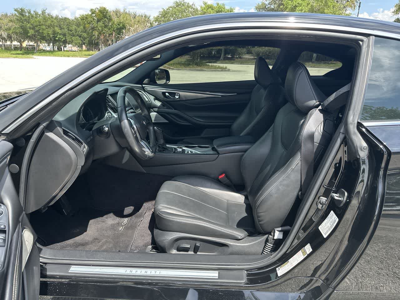 Used 2019 INFINITI Q60 3.0t Luxe RWD image 2