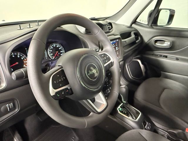 Used 2023 Jeep Renegade Latitude AWD/4WD image 55