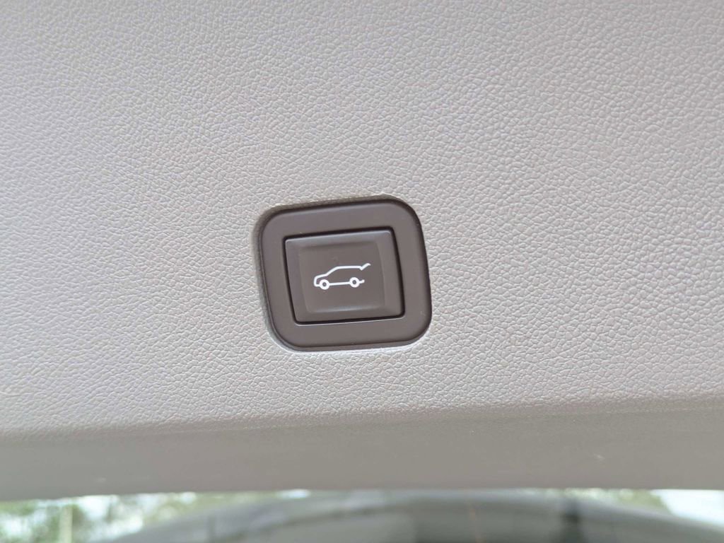 Used 2021 Cadillac XT6 Premium Luxury image 17