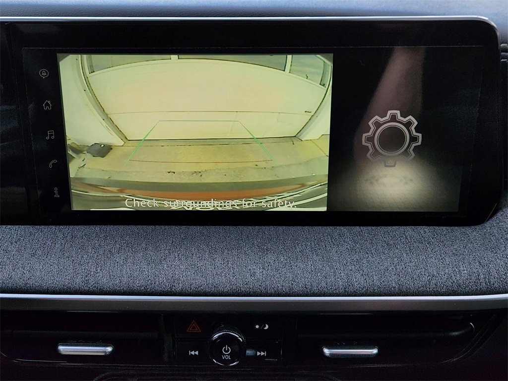 Used 2025 Nissan Kicks SV image 18