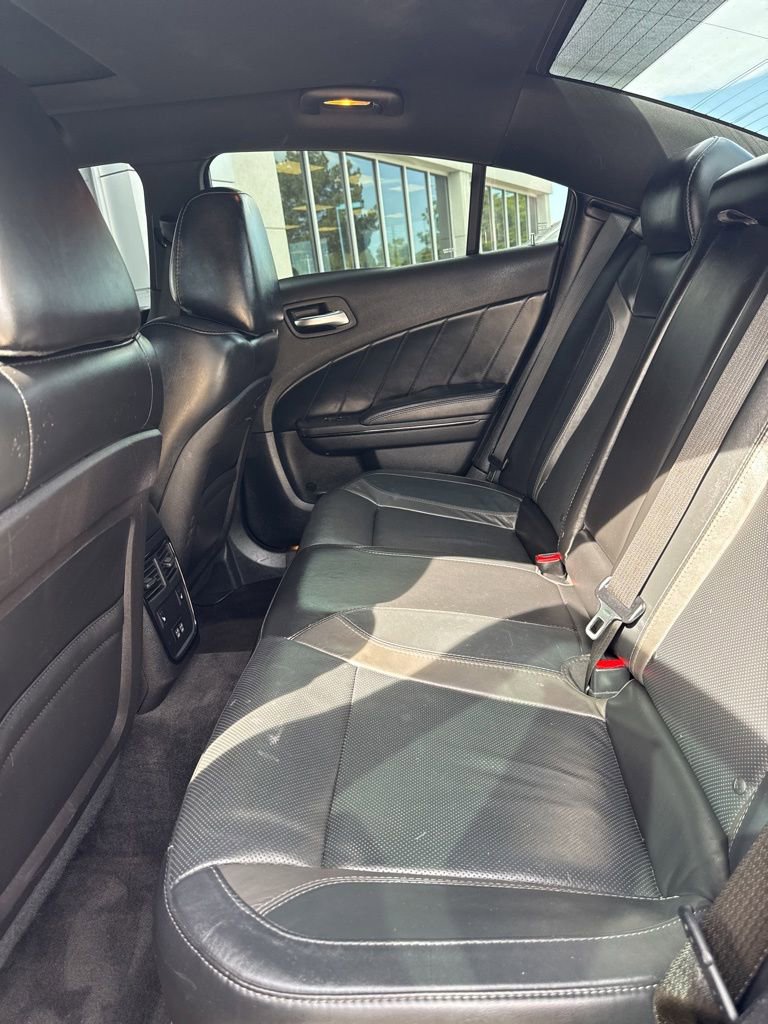 Used 2016 Dodge Charger R/T w/ Plus Group RWD image 5