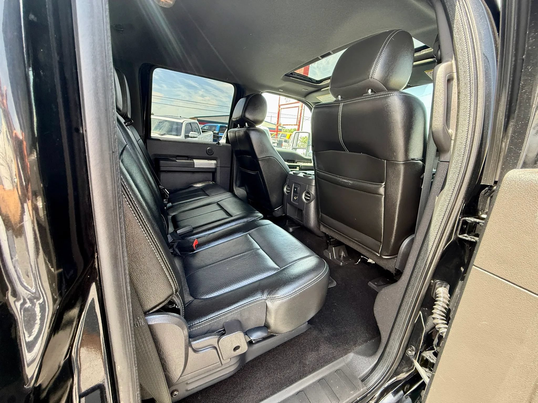Used 2014 Ford F250 Lariat w/ Lariat Ultimate Package AWD/4WD image 16