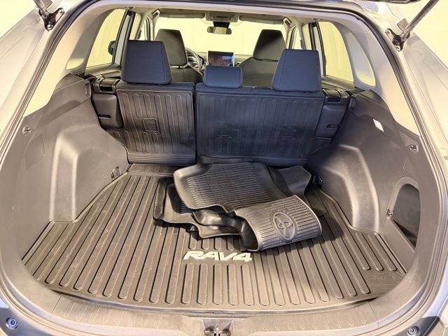 Used 2024 Toyota RAV4 LE AWD/4WD image 12