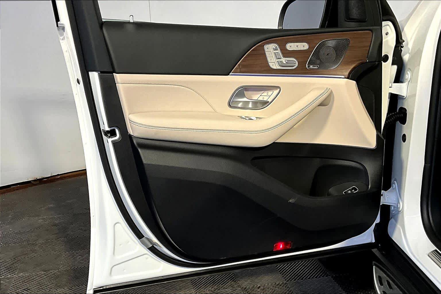 New 2026 Mercedes-Benz GLS 450 4MATIC image 11