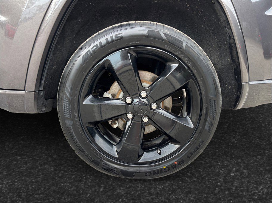 Used 2015 Jeep Grand Cherokee Altitude RWD image 13