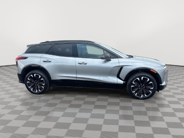 Certified 2026 Chevrolet Blazer EV RS w/ Super Cruise Package AWD/4WD image 14