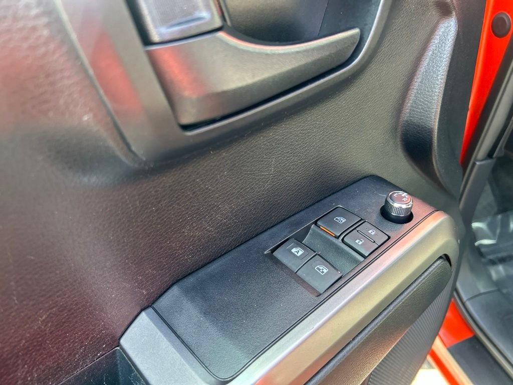Used 2016 Toyota Tacoma SR5 AWD/4WD image 11