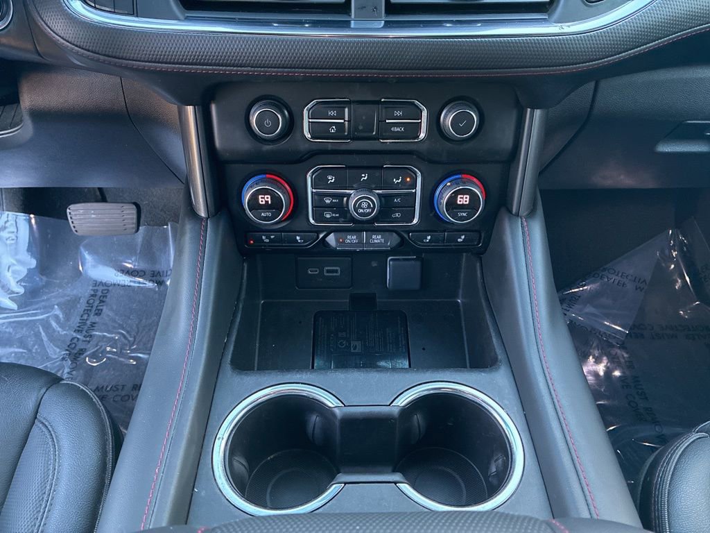 Used 2022 Chevrolet Suburban RST w/ Luxury Package image 32