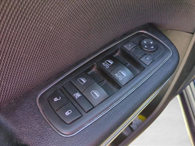 Used 2017 Dodge Charger SE w/ Popular Equipment Group image 12