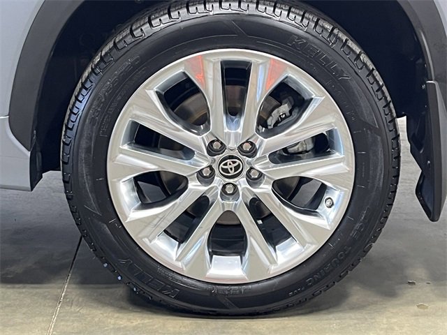 Used 2023 Toyota Highlander Limited image 9