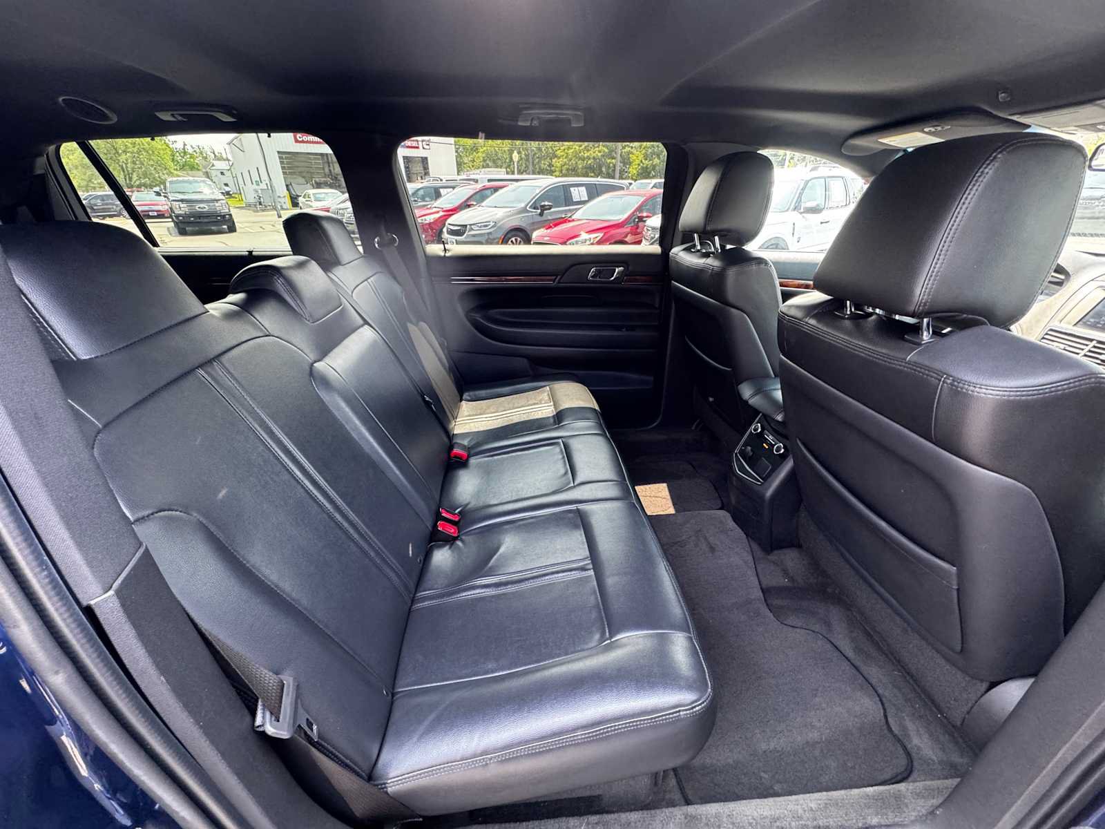 Used 2013 Lincoln MKT AWD image 31