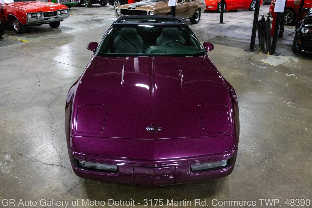 Used 1995 Chevrolet Corvette Coupe RWD image 12