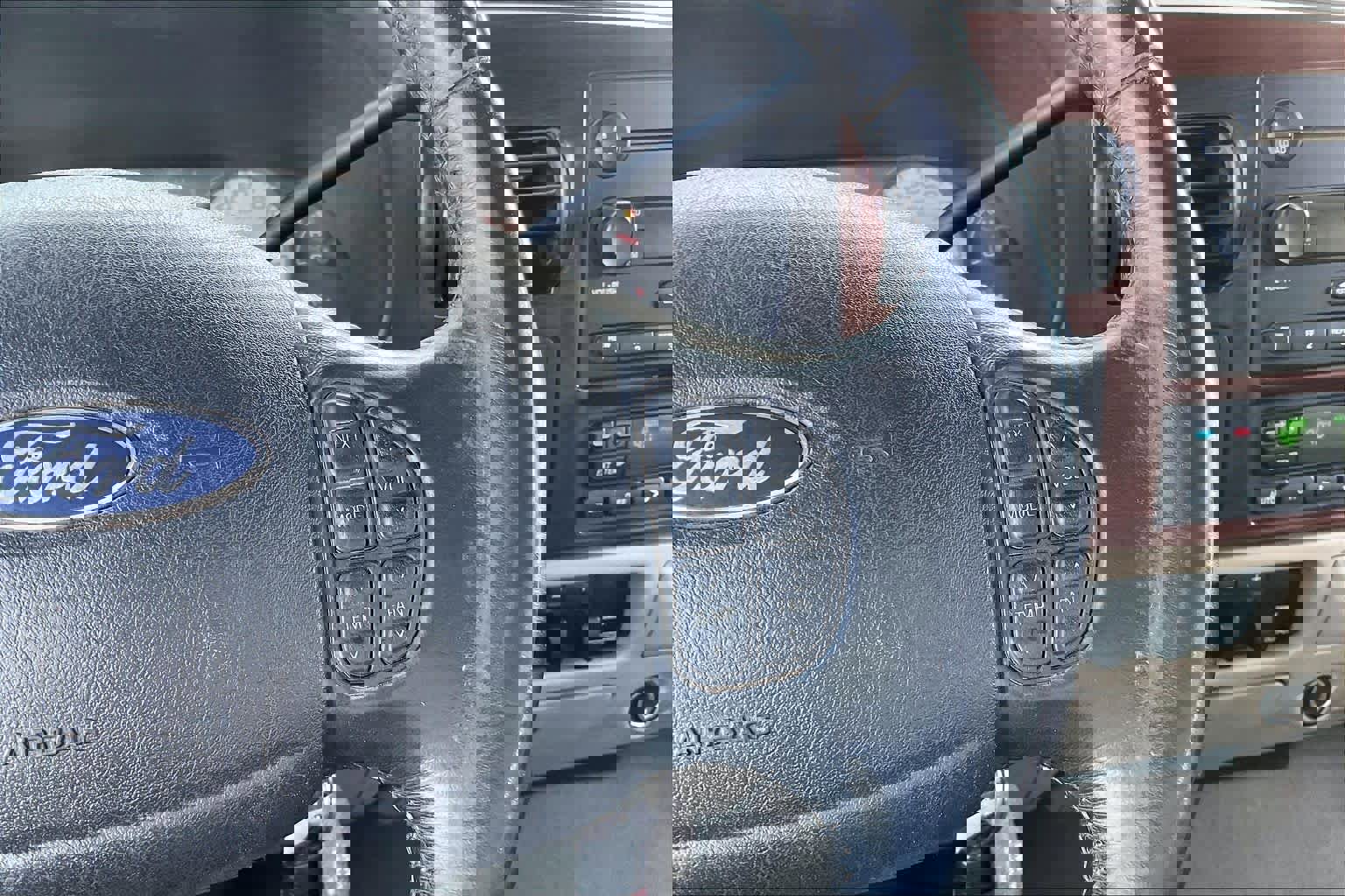 Used 2005 Ford F250 Lariat image 24