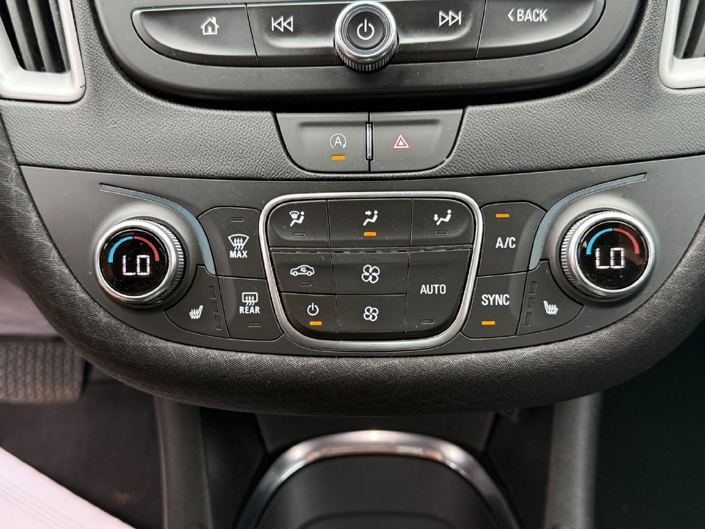 Used 2024 Chevrolet Malibu LT FWD image 31
